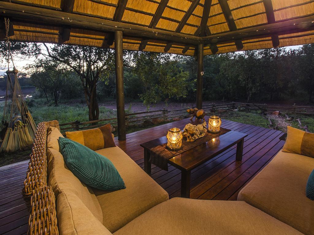 Raptor Retreat Game Lodge Hoedspruit Habitación foto
